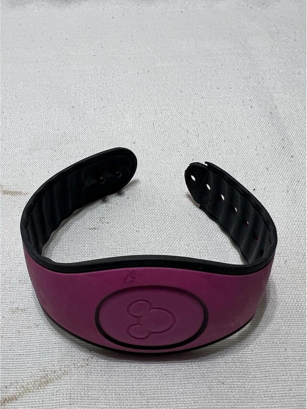 Disney Parks MagicBand 2.0 in pink